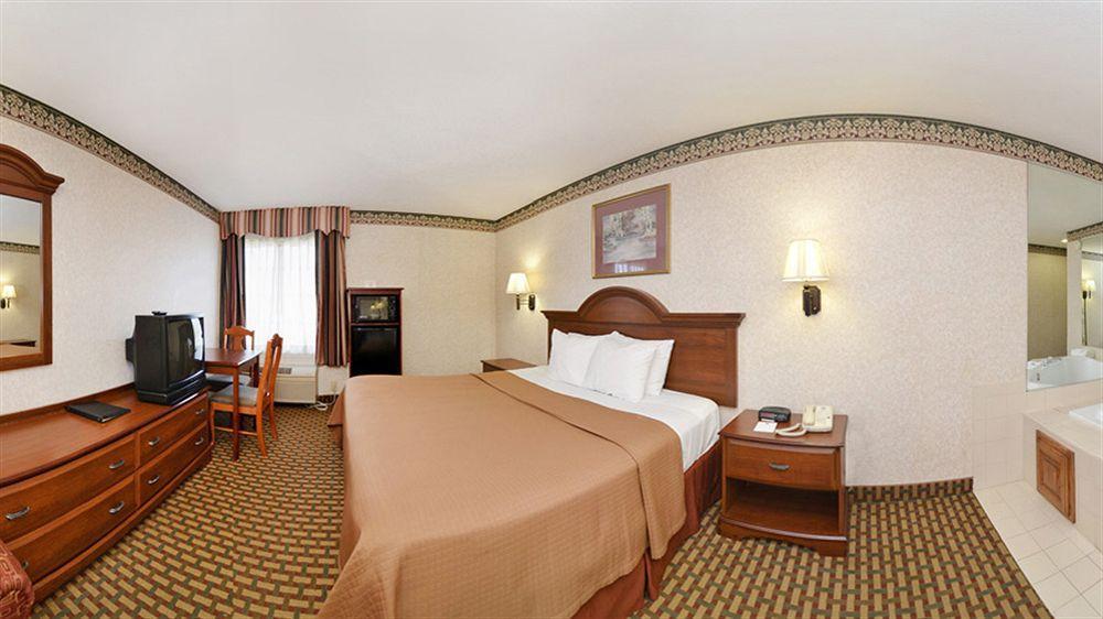 Best Western Bradbury Inn & Suites Перри Экстерьер фото