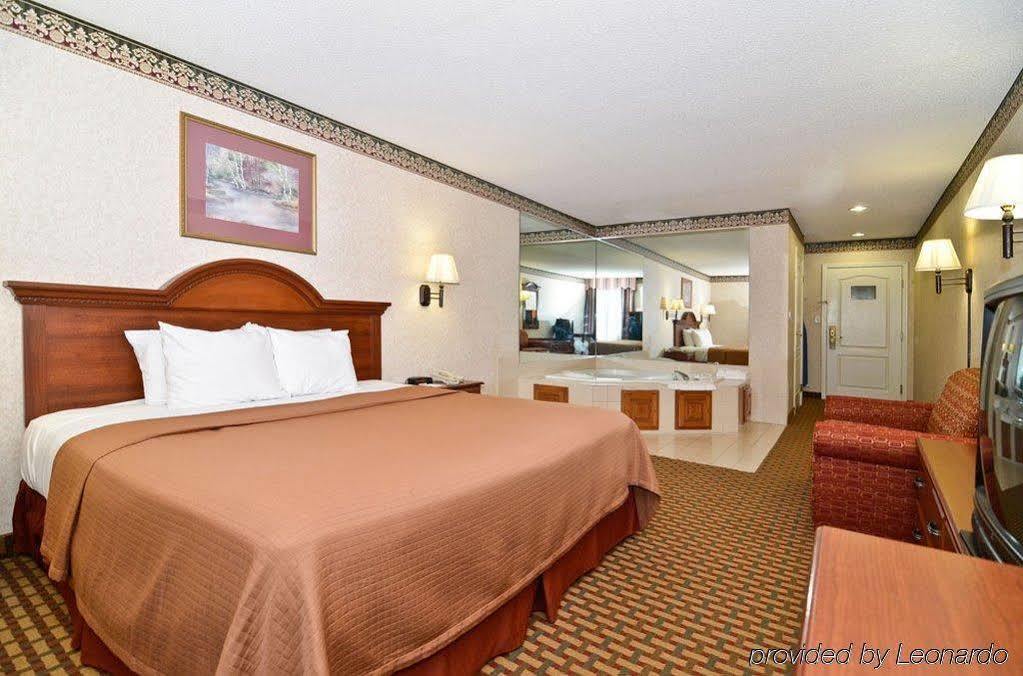 Best Western Bradbury Inn & Suites Перри Экстерьер фото