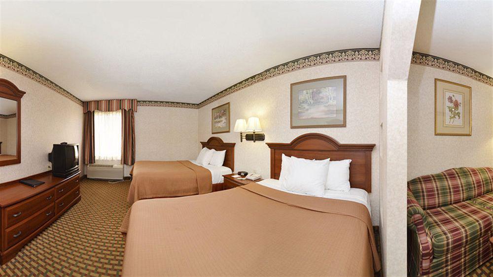 Best Western Bradbury Inn & Suites Перри Экстерьер фото